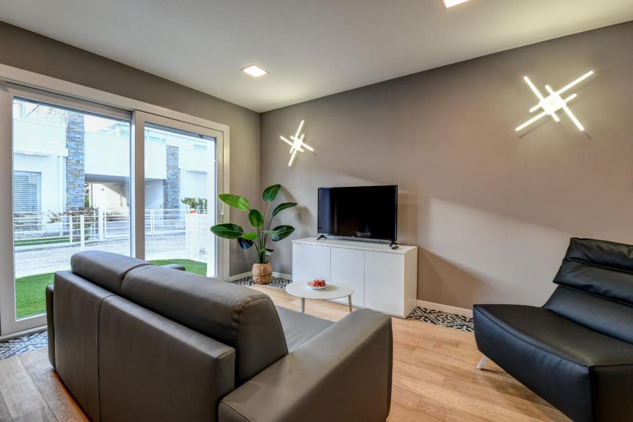 פסקיארה דל גארדה Villette Dolci Luxury Homes מראה חיצוני תמונה